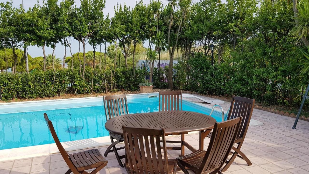 Sinilu B&B Silvi Paese Bagian luar foto