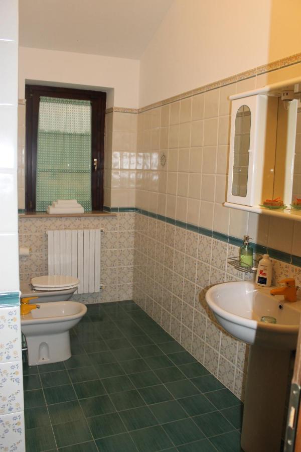Sinilu B&B Silvi Paese Bagian luar foto