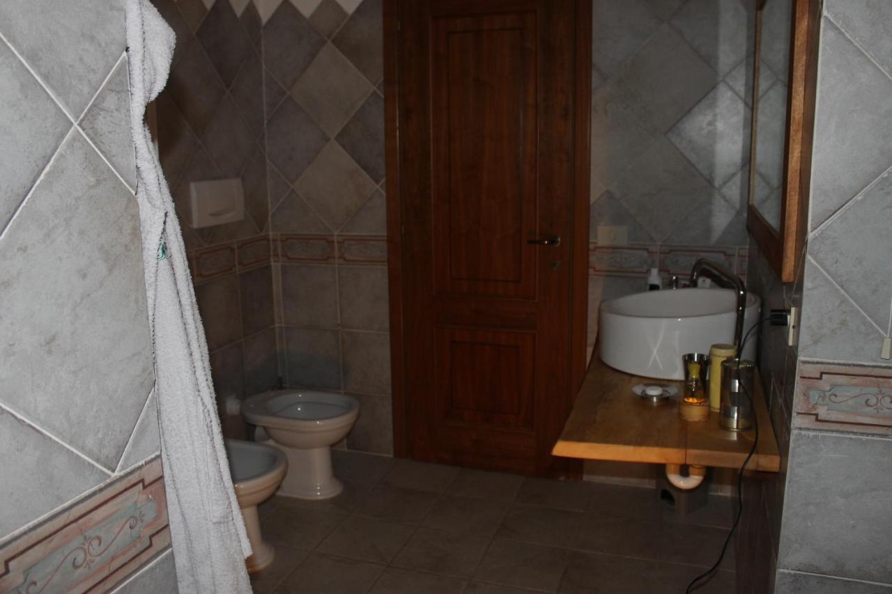 Sinilu B&B Silvi Paese Bagian luar foto
