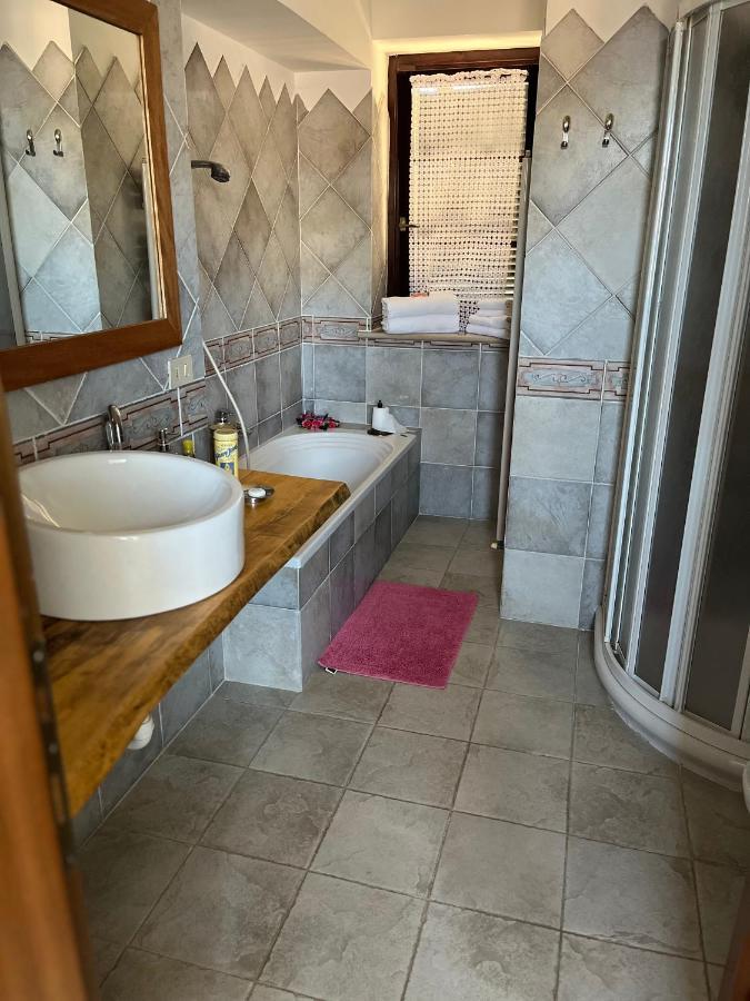 Sinilu B&B Silvi Paese Bagian luar foto